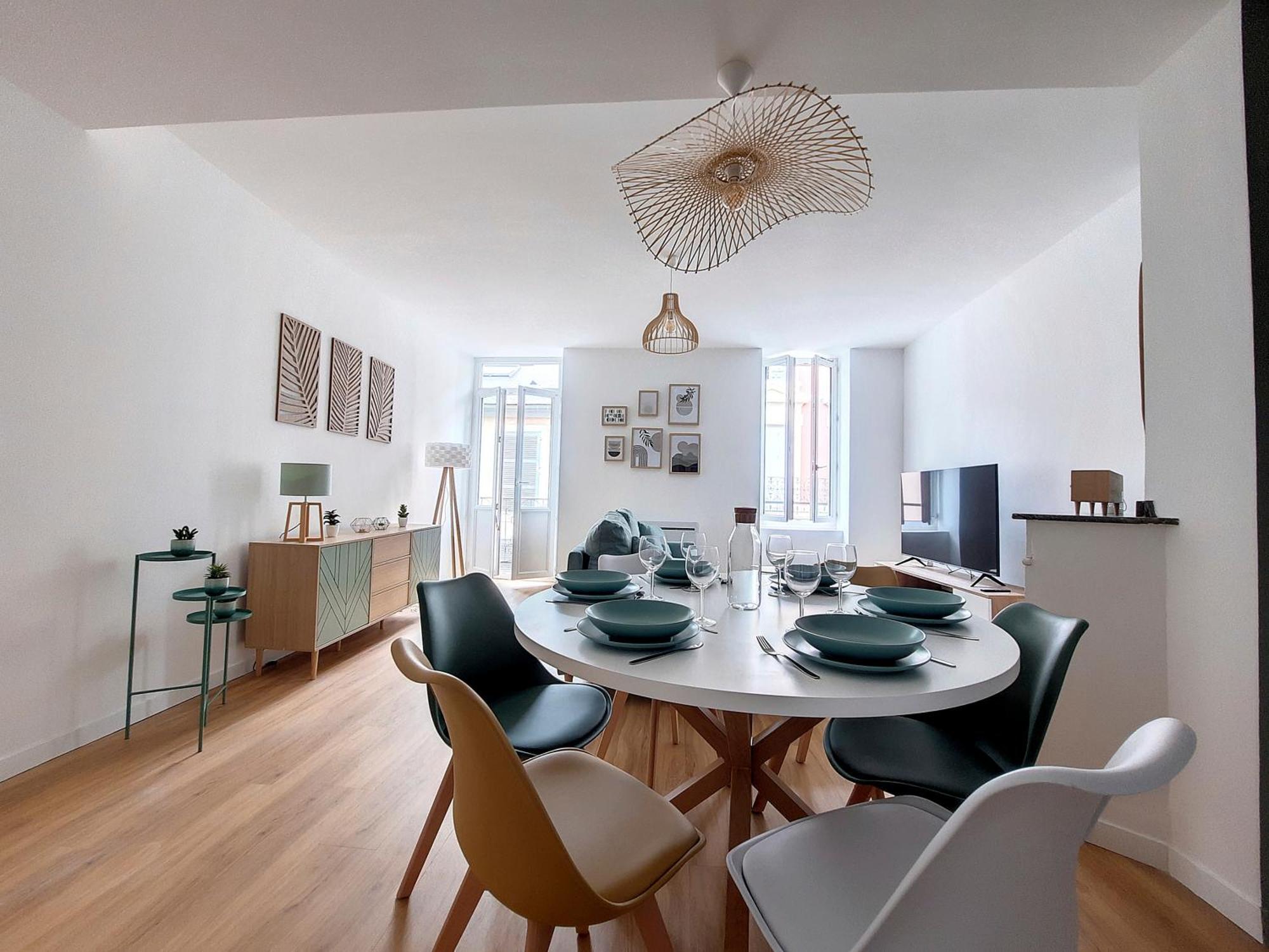 Le Nordique - 2 Chambres - Fibre Wifi - Netflix - Menage Inclus Тарб Екстериор снимка