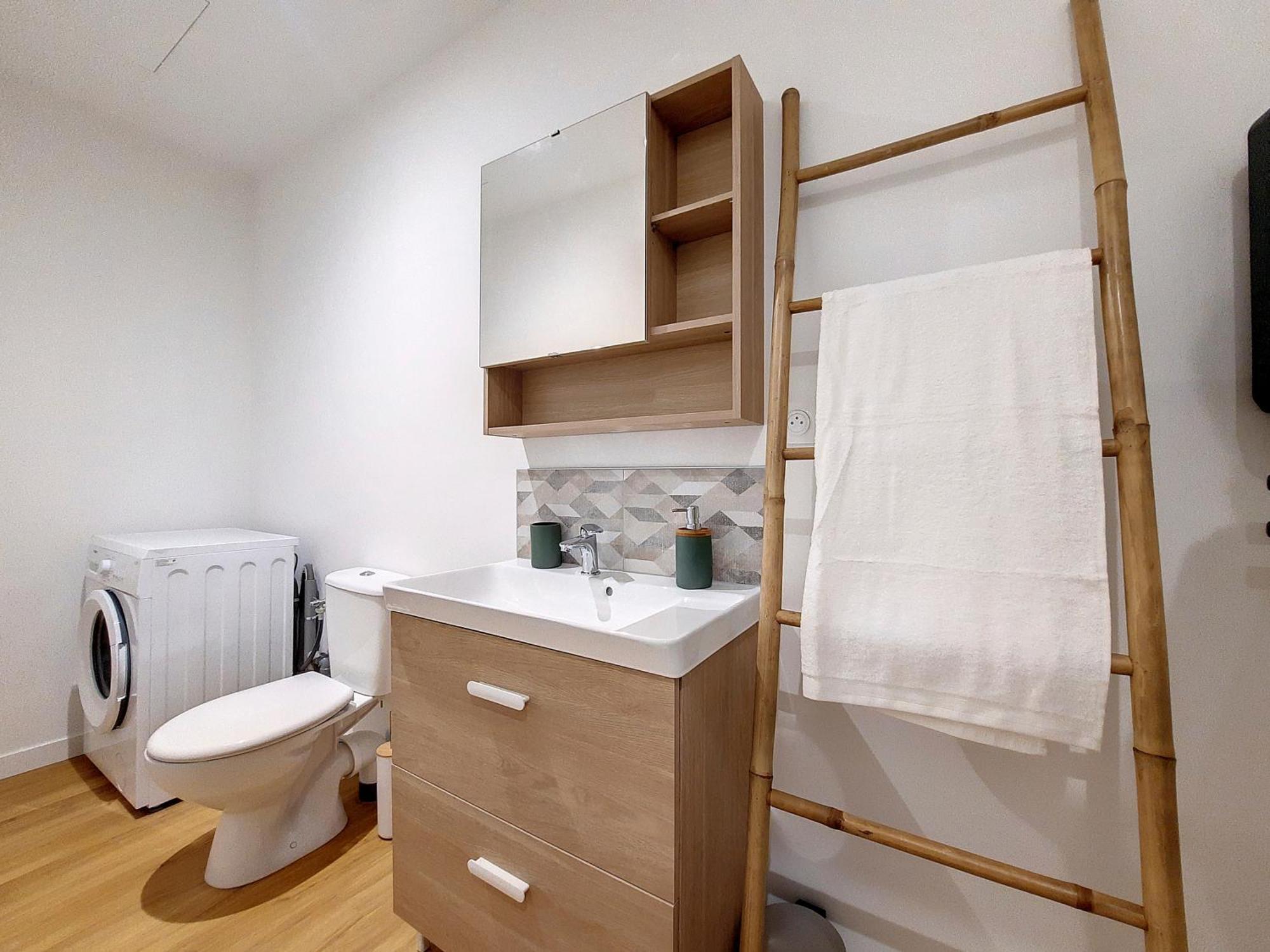 Le Nordique - 2 Chambres - Fibre Wifi - Netflix - Menage Inclus Тарб Екстериор снимка